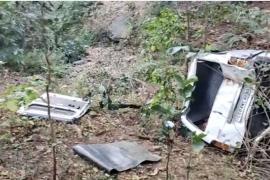 Car fell into 50 feet deep gorge, 4 killed, Kabirdham District, Chilfi Valley, Polmi Village, Chhattisgarh, Khabargali