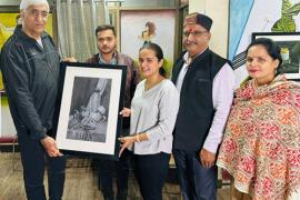 Shivani Ojha, Surajpur, Shivakriti painting exhibition, painting, Health Minister T.S.  Singhdev, School Education Minister Dr. Premsai Singh Tekam, Sri Sri Swasthya Rakshak Elite Learning Center Tagore Nagar, Raipur, Chhattisgarh, Khabargali