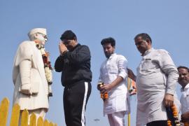 Netaji Subhash Chandra Bose's birth anniversary at Station Chowk, Chhattisgarh Youth Army Organization, self.  Govind Sharma, Pammi Bhaiya, Corporation Mayor Ejaz Dhebar, Kuldeep Juneja, Jasmeet Sharma, Raipur, Khabargali