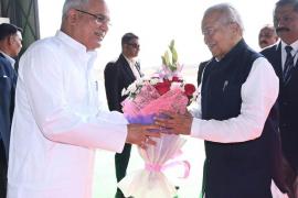 Nominated Governor of Chhattisgarh Mr. Vishwa Bhushan Harichandan, Chief Justice Mr. Arup Kumar Goswami, Raj Bhavan, Khabargali