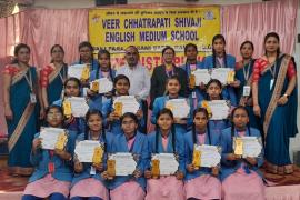 Veer Chhatrapati Shivaji English Medium School, Annual Prize Distribution Ceremony, School Director Mukesh Shah, Principal duo Nafisa Rangwala, Rashida Fazli, Raipur, Chhattisgarh, Khabargali