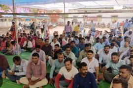 One lakh contract workers of the state have been agitating since 22 days for the demand of regularization, ESMA, Chhattisgarh, Khabargali