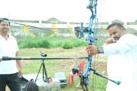 Sushil Sunny Agarwal arrived to encourage the archers, Chhattisgarh Building and Other Construction Workers Welfare Board, Senior State Level Archery Competition organized at the outdoor stadium of Budhapara, Raipur South Assembly Constituency, Sports and Youth Welfare Department, Government of Chhattisgarh, Khabargali.