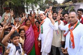 Gaur Brahmin Samaj and Sahu Samaj MLA Vikas Upadhyay took blessings, Raipur West Congress MLA Vikas Upadhyay, Assembly Elections, Election Campaign, Chhattisgarh, Khabargali