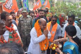 BJP candidate from Raipur North assembly constituency Purandar Mishra, tour and public relations, Chhattisgarh assembly elections, Khabargali