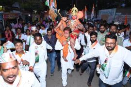 MLA Vikas Upadhyay did public relations by taking Lord Ram and Hanuman along, West MLA Vikas Upadhyay, Chhattisgarh Assembly Elections, Khabargali