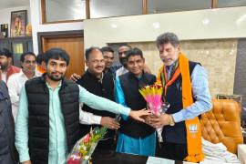 Workers met BJP state president Kiran Singh Dev, Chhattisgarh, Khabargali