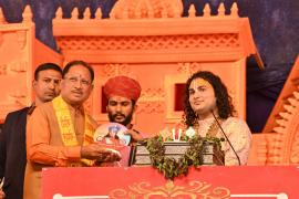 Chief Minister Vishnu Dev Sai, Shrimad Bhagwat Katha, Vyas Peeth, organized at Hanuman Mandir ground in Gudhiyari, capital Raipur, seated storyteller Shri Aniruddhacharya Ji Maharaj, Chhattisgarh, Khabargali