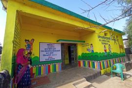 To give modern wings to the imagination of innocent children, Bala painting was done in Anganwadi centers, Adani Foundation is leading in the development of strong infrastructure in the villages of PEKB mine, Chhattisgarh, Khabargali.