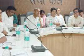 In the meeting of Corporation MIC, effective running of mosquito eradication and dog sterilization program was discussed, Mayor Ejaz Dhebar, Chairman Pramod Dubey, Commissioner Abinash Mishra, City Raipur Municipal Corporation, Khabargali.