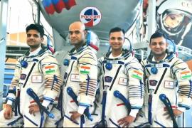 These four soldiers of India will go to space in Gaganyaan.  Indian Air Force, Prime Minister Narendra Modi Vikram Sarabhai Space Center at Thumba near Thiruvananthapuram, VSSC, Gaganyaan Mission, Vyom-Mitra, Robot, India, Khabargali