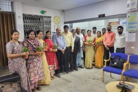 Apex Bank honored women on World Women's Day, Chandraprakash Vyas, Apex Bank AGM and Branch Manager Pandri Mr. Ajay Bhagat, Branch Pandri Officer Mr. P.L. Pulast, Raipur, Chhattisgarh, Khabargali