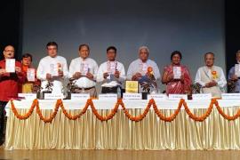 Release of the book I am Raveena by Dr. Kamlesh Gogia, Associate Professor and Senior Journalist, Department of Hindi, School of Arts and Humanities, Mats University, Raipur, Raveena Bariha, Chhattisgarh Mitwa Sankalp Samiti and Vidya Devi Charitable Trust, former General Secretary of Rashtriya Swayamsevak Sangh, Shri Suresh Bhaiyyaji Joshi, Director of AIIMS New Delhi, Dr. M Srinivas and Joint Secretary of Ministry of Social Justice and Empowerment, Radhika Chakraborty, Raipur, Chhattisgarh, Khabargali