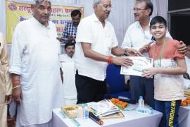 Education Minister Agrawal honored 127 talented children of Brahmin community, contribution of Brahmin community in history is admirable - Brijmohan Agrawal, brilliant students of Sarayuparin Brahmin community who performed excellently in 10th and 12th board exams and other competitive exams, Raipur, Chhattisgarh, Khabargali