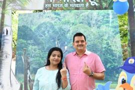 During the third phase of voting for the Lok Sabha elections 2024, Secretary to the Chief Minister and Public Relations Secretary Shri P. Dayanand along with his wife Smt. Shailaja exercised his franchise at Adarsh ​​​​polling station number 52 of Devendra Nagar Officers Colony Raipur, Chhattisgarh, Khabargali