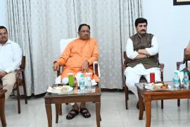 Chief Minister congratulated BJP Media Department for its excellent performance in the Assembly and Lok Sabha elections. Chief Minister Vishnu Dev Sai, Deputy Chief Minister Vijay Sharma, BJP Media Department in-charge Amit Chimanani, Media Department co-in-charge Anurag Agrawal, Media Advisor to Chief Minister Pankaj Jha, khabargali