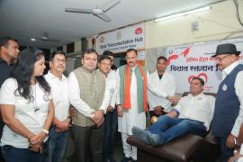 Mega blood donation camp organized at Mekahara Hospital, 152 units of blood donated, Helping Hands Club Foundation organized, Raipur, Chhattisgarh, Khabargali