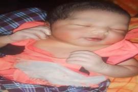  A 24-day-old newborn baby sleeping next to her mother went missing, the incident created panic among the family...  hindinews  latestnews cg bignews   crime news  khabargali   