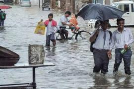 Schools closed today in many districts of Chhattisgarh, heavy rain will continue for the next 3 hours... cg news weather news latestnews khabargali 