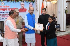 In the program organized at Raj Bhavan, the Governor said - The method of education has changed, now focus on quality...  cg news hindinews latesnews cg bignews hindinews khabargali 