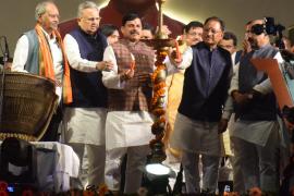 Double engine governments are rapidly taking Chhattisgarh and Madhya Pradesh on the path of development: Chief Minister Dr. Mohan Yadav Madhya Pradesh Chief Minister Dr. Mohan Yadav inaugurated the three-day Chhattisgarh Rajyotsav, Khabargali