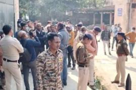 कुसुम प्लांट हादसा अपडेट, तीन मजदूरों के शव ले जाने से परिजनों ने किया इनकार, सरकारी नौकरी और मुआवजे की रखी मांग खबरगली Kusum plant accident update, relatives refused to take the bodies of three workers, demanded government jobs and compensation  cg big news hindi news cg latest news chhattisgarh news cg big news khabargali 