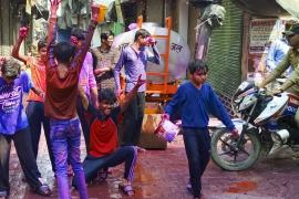 Violent incidents in many parts of the country on Holi, ASI killed in Bihar, idols of God broken in Nandigram, Bengal, internet-call service suspended after violent clashes in Birbhum, riots outside mosques in Punjab-Maharashtra, Khabargali