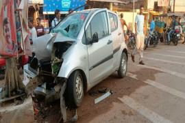 High speed car collided with pole, girlfriend and boyfriend died in the accident latest news hindi news Durg News khabargali 