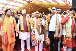 The enthusiasm of the people of the capital was seen in the Kavad Yatra, Raipur became filled with devotion for Shiva, Raipur immersed in devotion for Shiva, the historic event of the grand Kavad Yatra 2025 concluded, thousands of Shiva devotees walked with Rajesh Moonat, Kavadia, a wonderful confluence of culture and faith was seen in the capital,