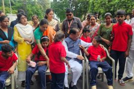 Unforgettable meeting of the children of Jatan Divyang School at the residence of Chief Minister Vishnu Dev Sai, Doma, Raipur, Khabargali, Jatan Divyang School and Surya Nursing College, deaf and dumb, multiple disability children, Chhattisgarh