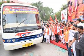 Free bus service for devotees during Navratri; four buses flagged off for Maa Bambleshwari darshan Chhattisgarh News latest News hindi news khabargali 