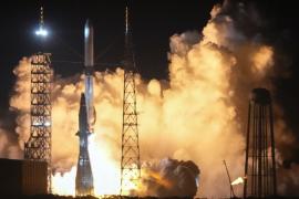 The world's largest rocket has been tested, and it will also take it to the Moon and Mars, and will be able to carry essential goods to other planets. Hindi latest news big News khabargali 