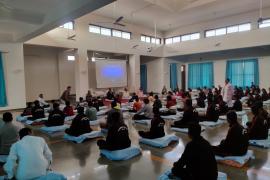 79 students learned Anapana meditation. One day Anapana camp concluded at Dhammakuti Vipassana Meditation Centre. Raipur, Sitaram Sahu Centre Acharya Dhammakuti Vipassana Meditation Centre, Chhattisgarh, Khabargali