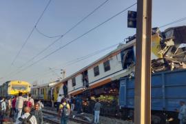 12 passengers killed, 20 seriously injured in Bilaspur train accident; bodies recovered after cutting through bogies train accident news today hindi News khabargali 