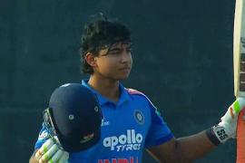 14-year-old Vaibhav Suryavanshi smashed a century in 32 balls, scoring 144 runs against UAE. Hindi latest News big News khabargali 