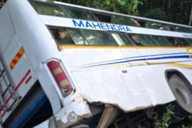 Tirupati-bound bus met with an accident, with pilgrims screaming and crying. Hindi News latest News khabargali 