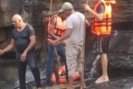 Raipur youth drowns in Narhara waterfall, body recovered after 20-hour search hindi news big News latest news khabargali 