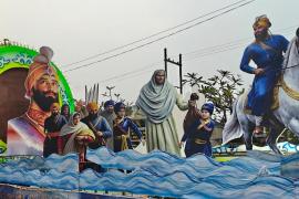 The Prakash Parv of Sri Guru Gobind Singh Ji, the crossing of the Sirsa River, and the historical tableau depicting the sacrifice of the Sahibzadas were the main attractions. The mobile tableau prepared by the Chhattisgarh Sikh Council vividly portrayed this poignant chapter of history.  (Amarjeet Singh Chhabra, Chairman of the State Minority Commission and President of the Chhattisgarh Sikh Council, Raipur, Chhattisgarh, Khabargali)