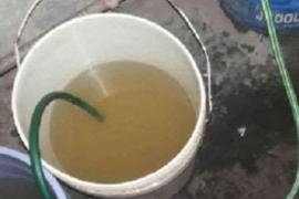 After Indore, Raipur is also facing a contaminated water crisis. The mayor has taken a strict stance, issuing a 24-hour ultimatum for a solution. Areas like Gayatri Nagar, Sales Tax Colony, Pink City, Steel City, and Vijay Nagar are severely affected. Raipur, Chhattisgarh, Khabargali