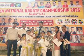Vijay Vidya Mandir dominates the National Karate Championship held in Balaghat; Roop, Anushka, and Manish win gold medals, while Ishwar and Neeraj Suna secure silver medals. Vijay Vidya Mandir High School, Raipur, Principal Sushma Dubey, Chhattisgarh, Khabargali.