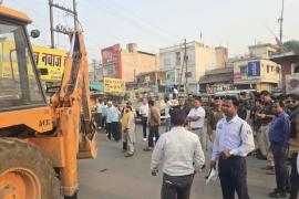 Yellow paw strikes former mayor Ejaz Dhebar's ward, surgical strike on illegal encroachments, corporation clean sweeps to remove encroachments in Baijnath Para, seizes goods, eliminates possibility of re-occupation, Raipur, Chhattisgarh, Khabargali