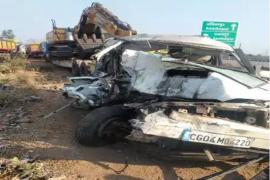 Tragic accident at 2 am on Raipur-Ratanpur highway, trailer hits Scorpio, 4 dead, 1 seriously injured bilaspur chhattisgarh khabargali 