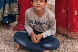 A seven-year-old boy fell from a two-story roof and died on the spot. Hindi News latest news big News balod news khabargali