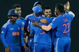 The sounds of Phaag echoed in Sadar Bazaar: A flood of traders gathered at the Holi Milan of Sarafa Association, Seth Nathuram Holika Utsav Samiti, Raipur, Chhattisgarh, Khabargali