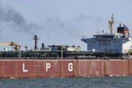  Big relief amid LPG shortage, Indian ship Nanda Devi reached Gujarat with 47 thousand tonnes of gas. gujrat hindi news khabargali 