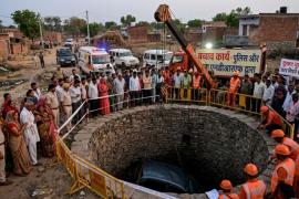  9 people died after a car fell into a well, including 5 from the same family. hindi news latest news khabargali 