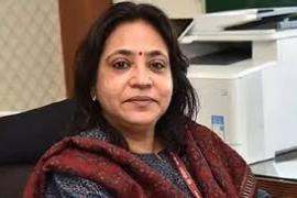 IAS officer Richa Sharma was trapped in a lift for 20 minutes and suffered from suffocation. raipur chhattisgarh hindi news big khabargali 