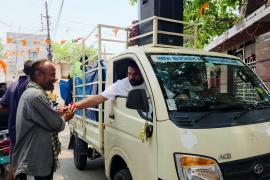 Leader of Opposition Akash Tiwari personally took the helm of a garbage truck, targeting the 'triple engine' government of Raipur Municipal Corporation, Chhattisgarh, Khabargali
