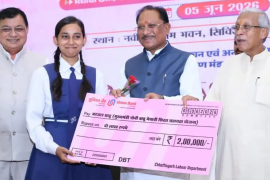  Chief Minister Vishnudev Sai's gift to promising students, 22 meritorious students received incentives of Rs 2 lakh each. Hindi News latest News khabargali 