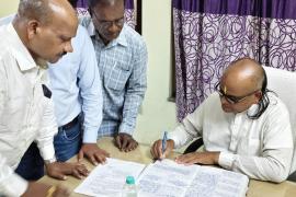 Saurabh Sharma became the authorized officer of Chhattisgarh State Cooperative Federation Limited, Sahakar Bharti, State Office Minister, Cooperation and Public Awareness Cell, senior member of Rashtriya Swayamsevak Sangh and State General Secretary of Sahakar Bharti Kaniram, Managing Director Mrs. Purnima Singh, Chief Executive Officer PC Dhruv, Raipur, Chhattisgarh, Khabargali